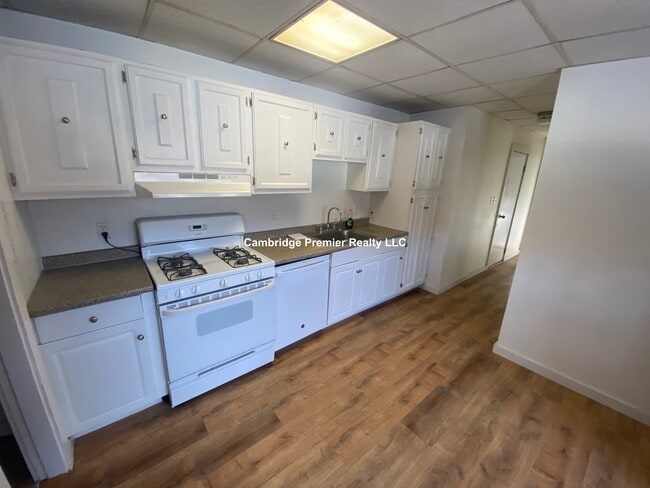 Photo - 46 Almont St Unidad 3r