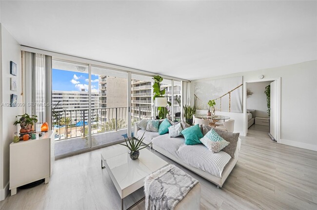 Photo - 7601 E Treasure Dr Unit 923