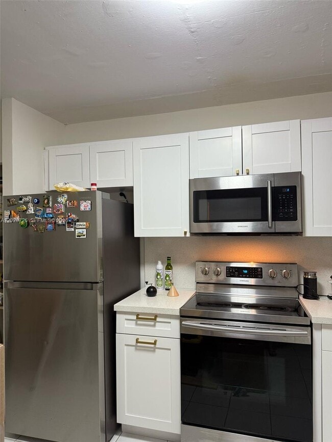 Building Photo - 1770 NE 191st St Unit 814-1