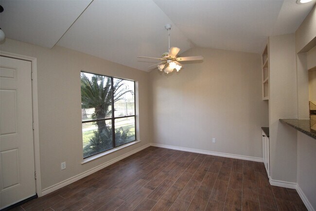 Photo - 13 Hideaway Dr