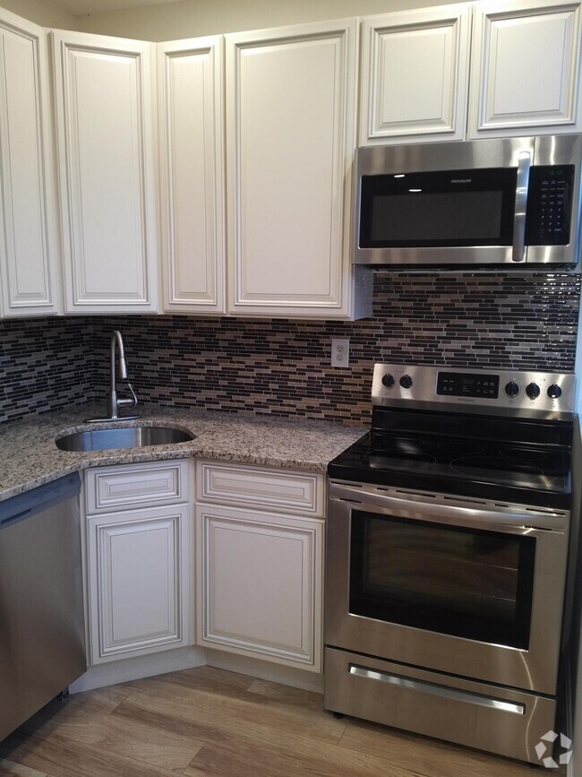 Building Photo - 111 Mulberry St Unit 2F Rental