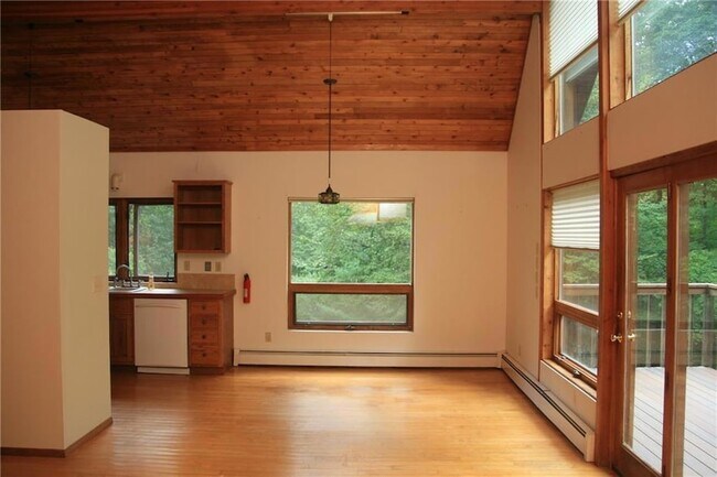 Photo - 225 Brigham Tavern Rd