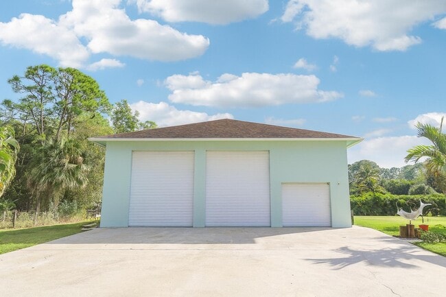 Photo - 15866 Alexander Run