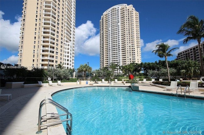 Building Photo - 888 Brickell Key Dr Unit 600