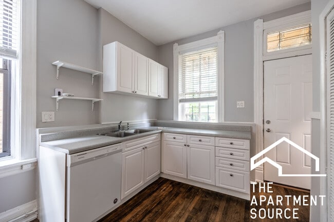 Photo - 2031 W Moffat St Unit 2