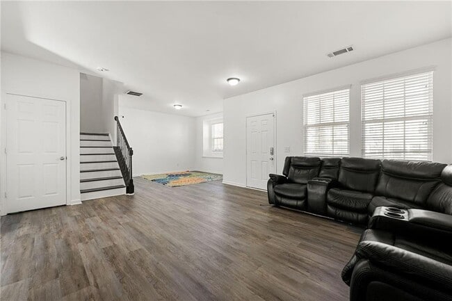 Photo - 1183 Lanier Springs Dr NE