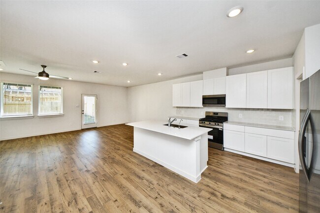 Photo - 3531 Shearwater St