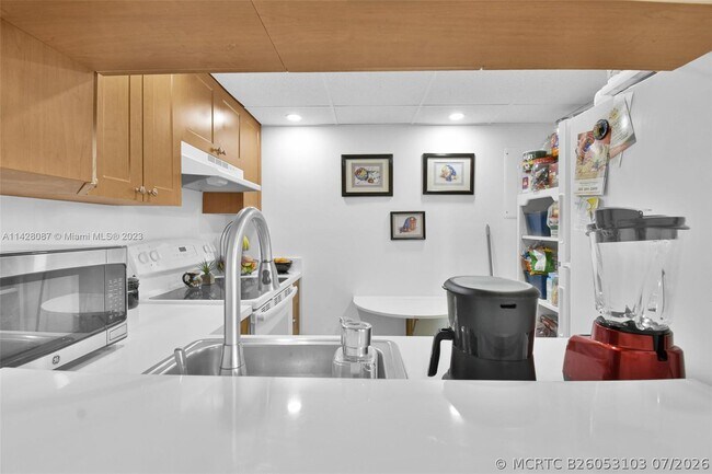 Photo - 11800 SW 18th St Unit 508-4