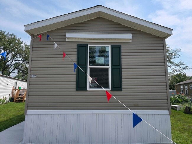 Building Photo - 1312 W Harbour Unit 160