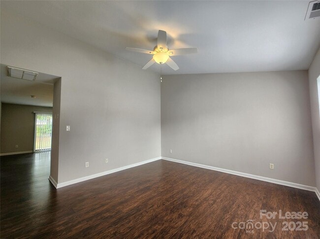 Photo - 4250 Barley St SW
