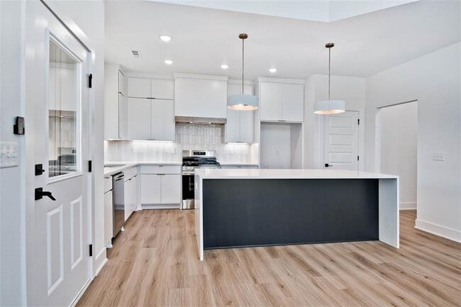 Photo - 4 Savidge Cir