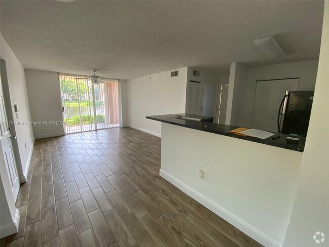 Building Photo - 12148 St.Andrews Pl Unit 102 Rental