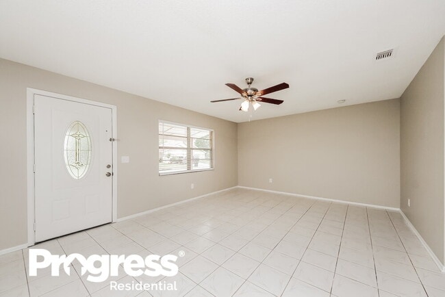 12127 Dakota Woods Ln