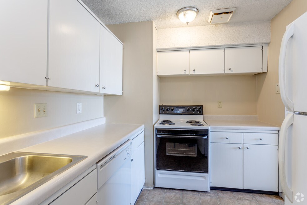 2BR, 2BA Loft - 1280 SF