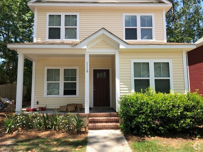 Building Photo - 3 Bed 2 Bath Single Family Home