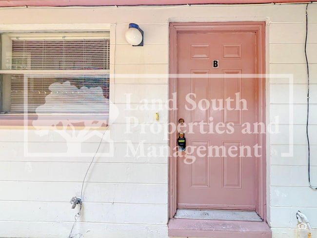 Photo - 725 E Lime St