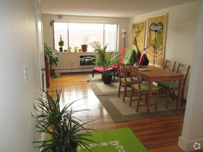 Building Photo - 20 Riverside St Unit 2-2 Rental