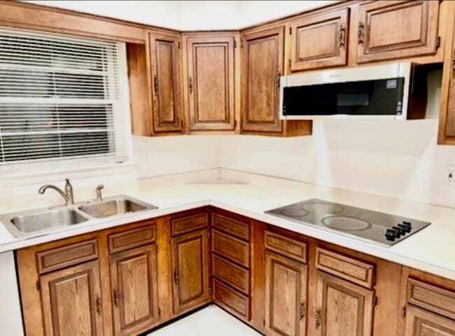 Photo - 8007 Prince Georges Dr Unidad Single House