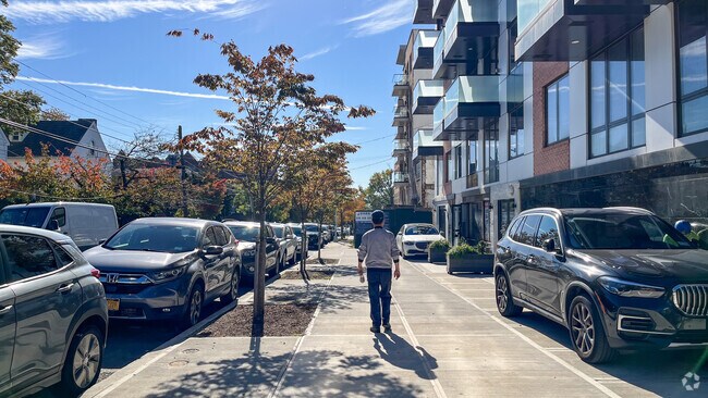 Context Photo - Grand 147