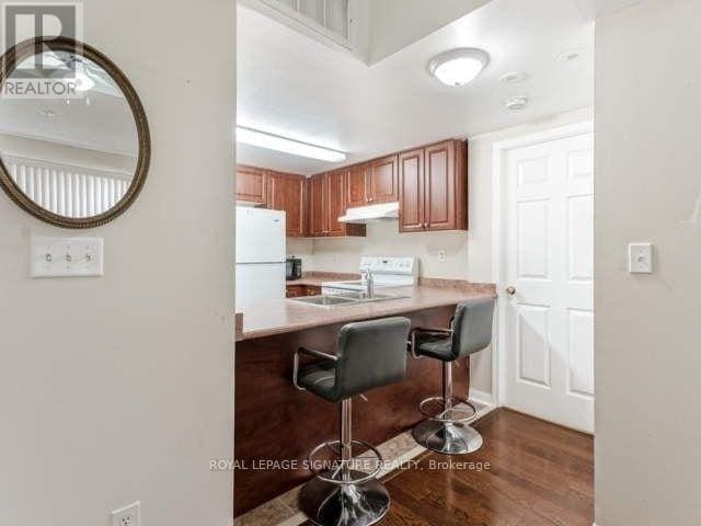 Photo - 3025 Finch Ave W