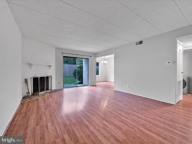 Building Photo - 411 Conestoga Rd Unit 33