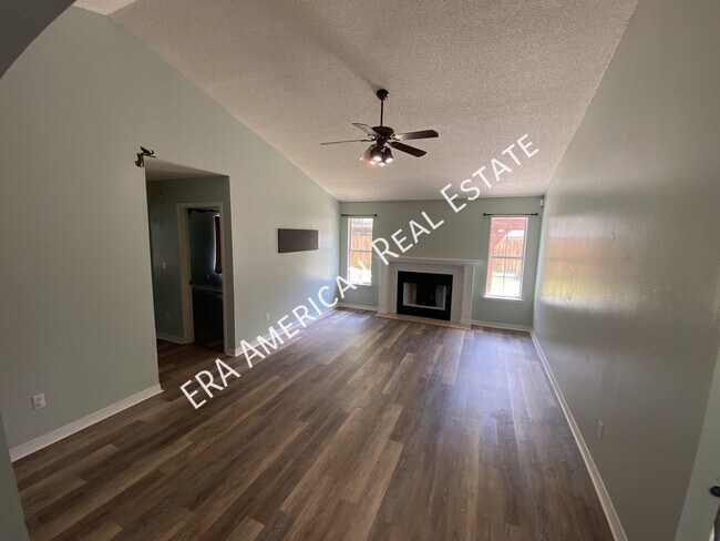 Photo - 192 Wright Cir