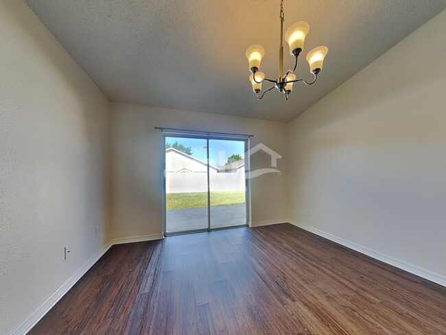 Photo - 914 Stallion Way