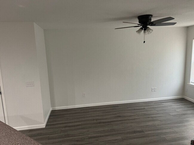 Photo - 56 Ashleigh Ln