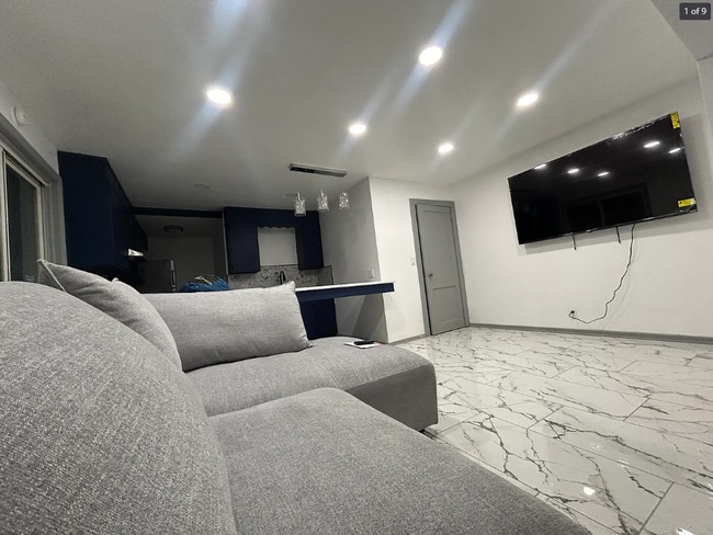 Building Photo - 84 Main St