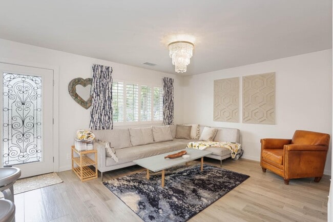 Photo - 763 Snapdragon St