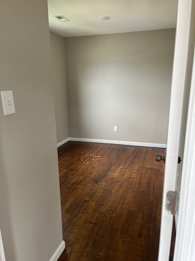 Photo - Charming 3 Bedroom 2 Bathroom
