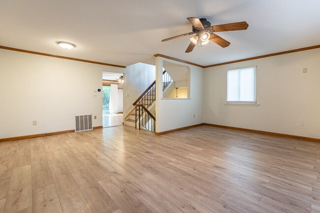 Photo - 38 Conestoga Way