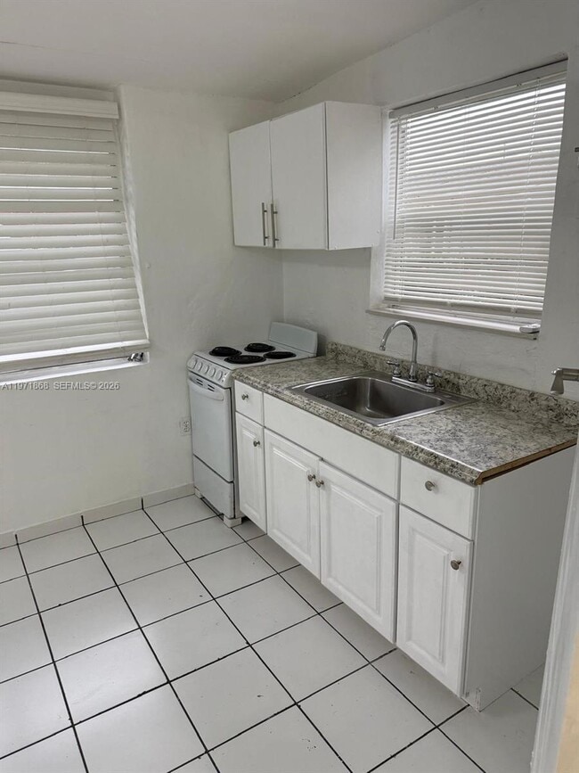 Photo - 2282 SW 15th St Unit 2