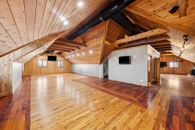 Photo - 16W125 89th Pl