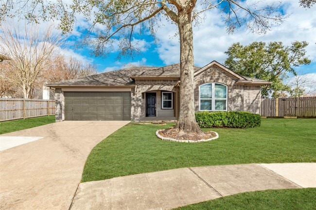 Building Photo - 1835 Oak Ridge Dr Rental
