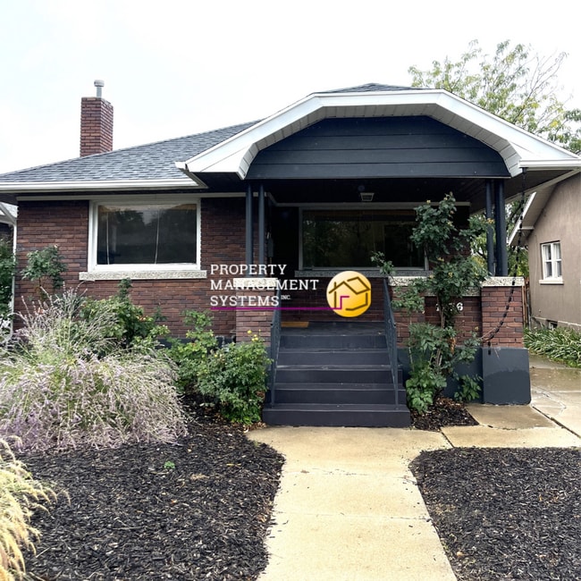 Building Photo - 3 Bedroom Home In Sugarhouse!