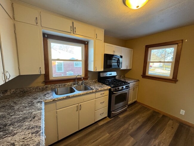 Photo - Cozy 2-Bedroom Home In a Peaceful Neighborhood!