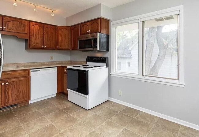 Photo - 4633 Euclid Ave