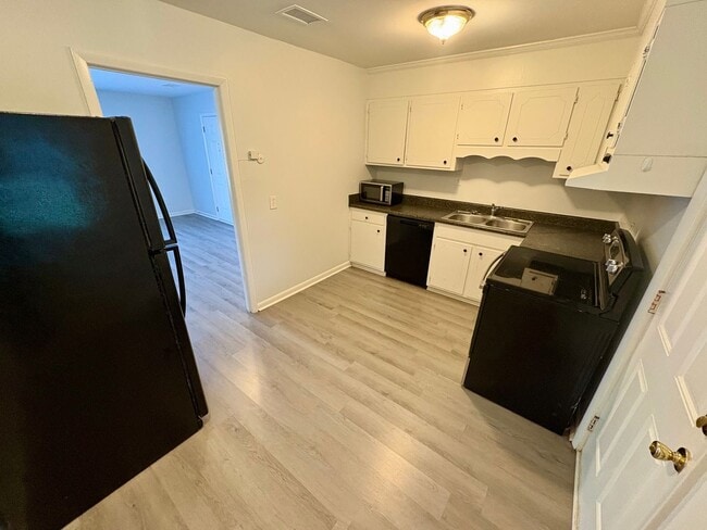 Photo - 709 Montclair Dr