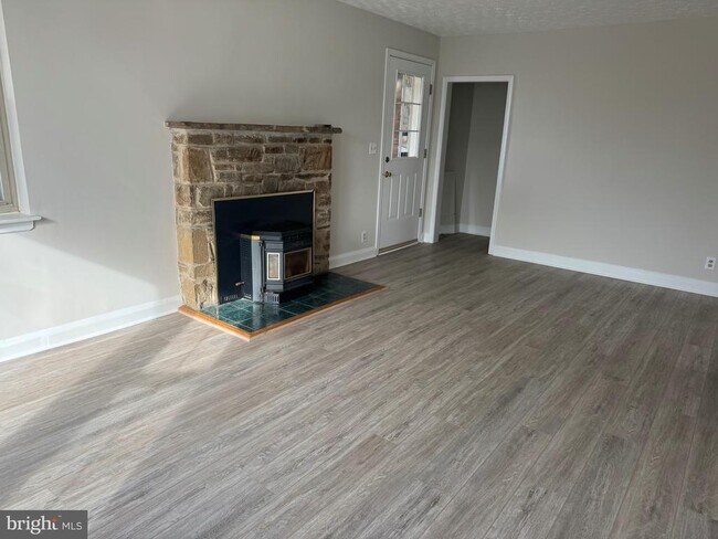 Photo - 11415 Eastern Ave