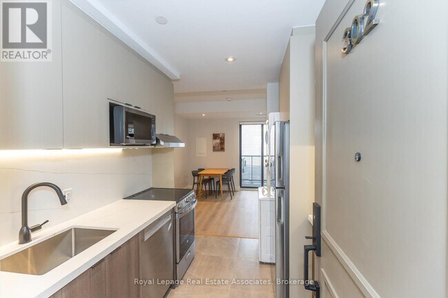 Photo - 1000 Bathurst St Unit 302