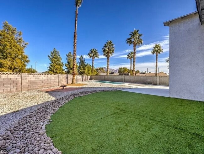 Photo - 4572 Wisconsin Ave