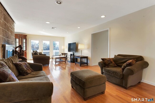 Photo - 192 Frenchtown Rd