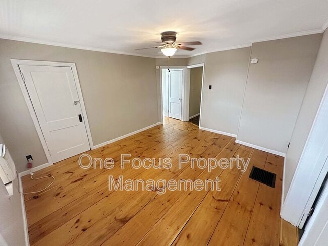 Photo - 25 Crane Alley Unidad Rear 2