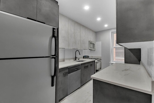 205 W 95th St