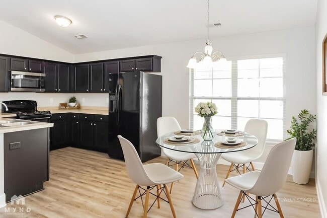 Photo - 201 Bermuda Lakes Dr