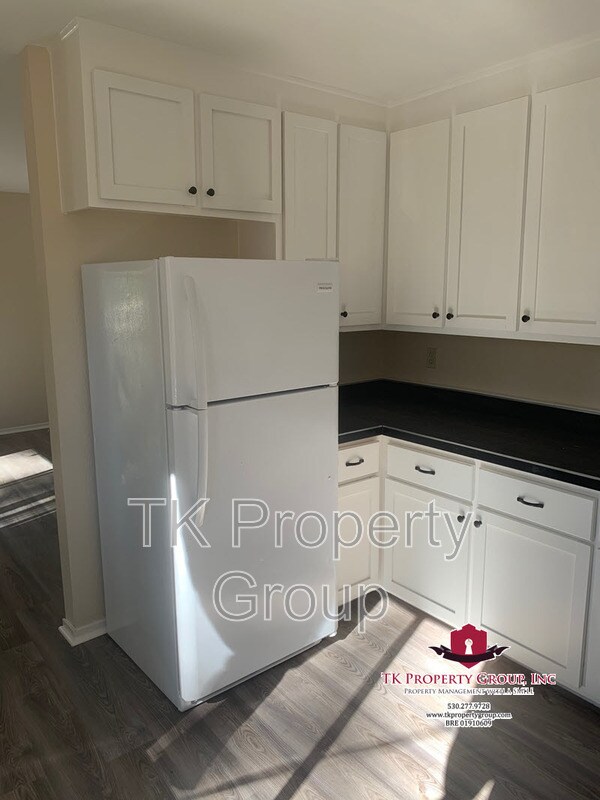 Photo - 533 Jenkins St