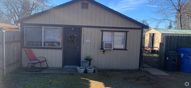 Building Photo - 5773-B Stratton Ln Unit B Rental