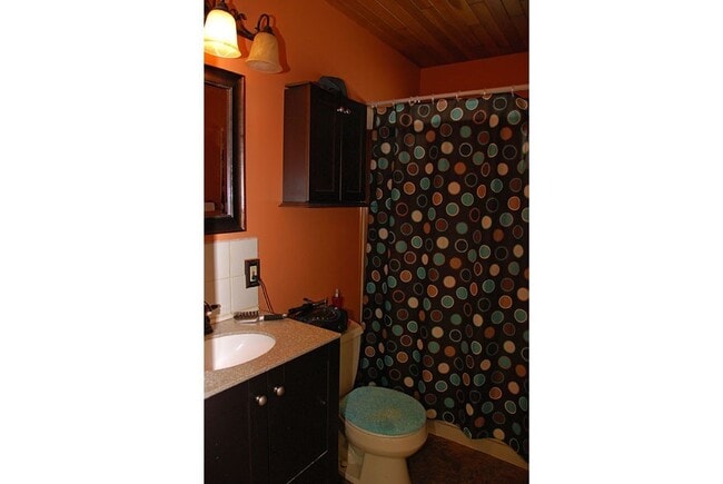 Photo - 2 Bed 1 Bath Northwest Rancher with large Garage