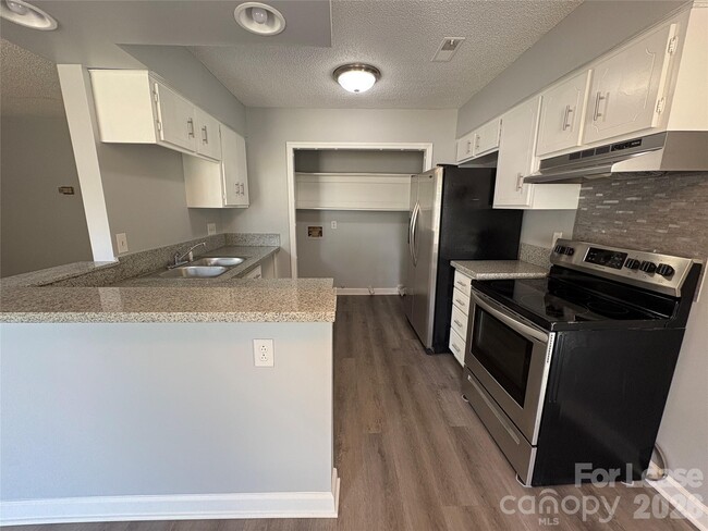 Photo - 3600 Cobbleridge Dr